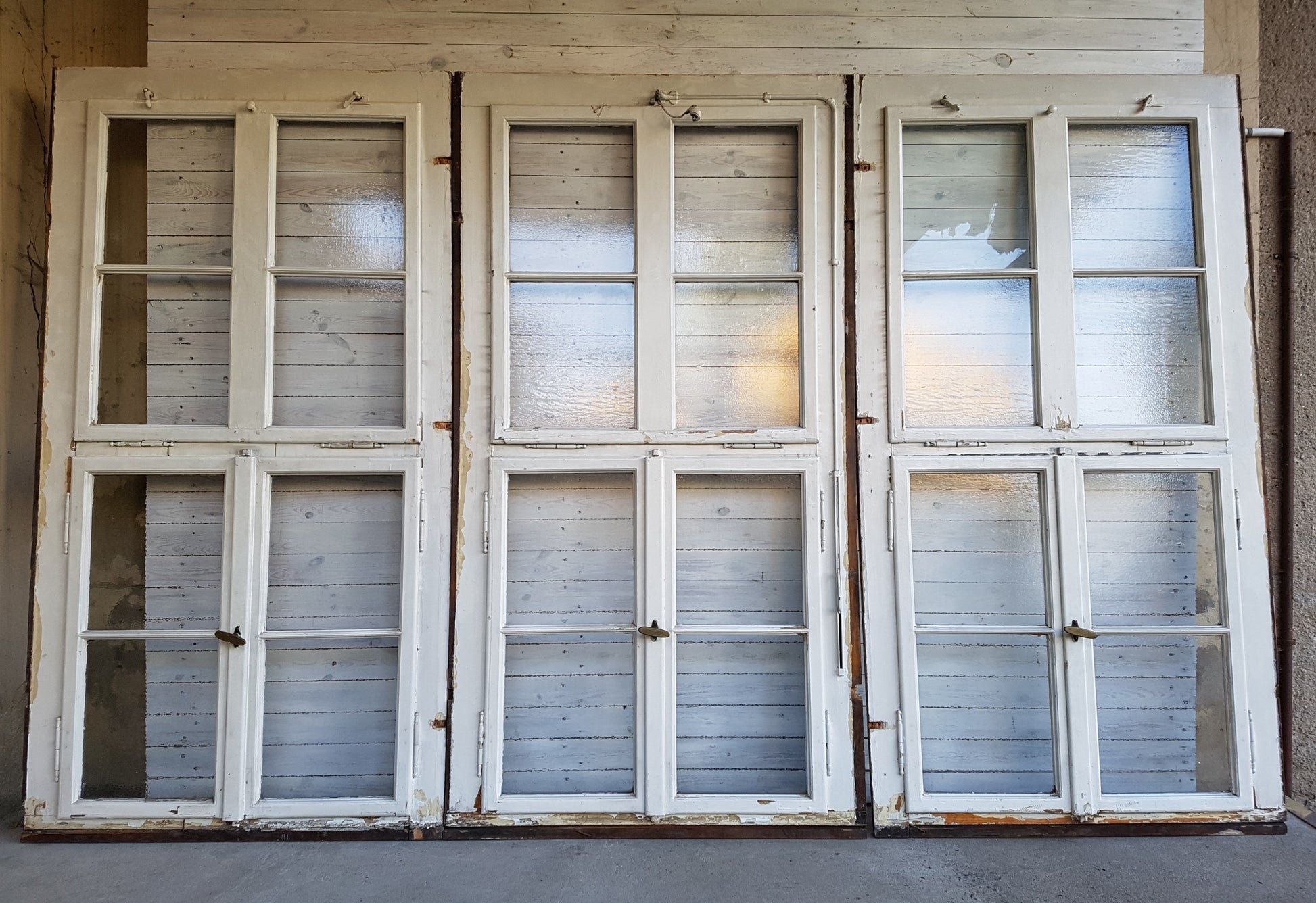 Fensterfront/Raumabtrennung - antike-tueren-baustoffe