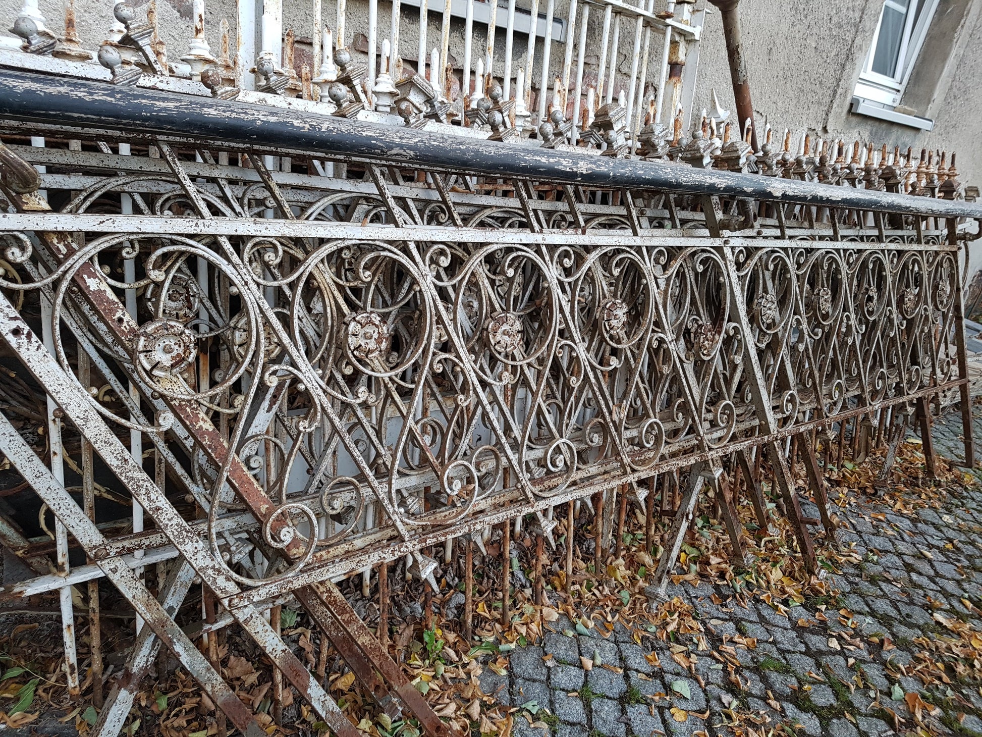 diverse Treppengeländer/schmiedeeisern - antike-tueren-baustoffe