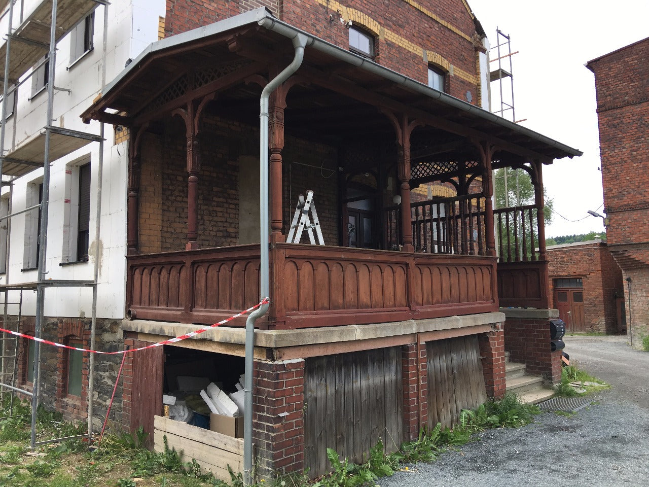 Veranda/Holzanbau um 1890 - antike-tueren-baustoffe